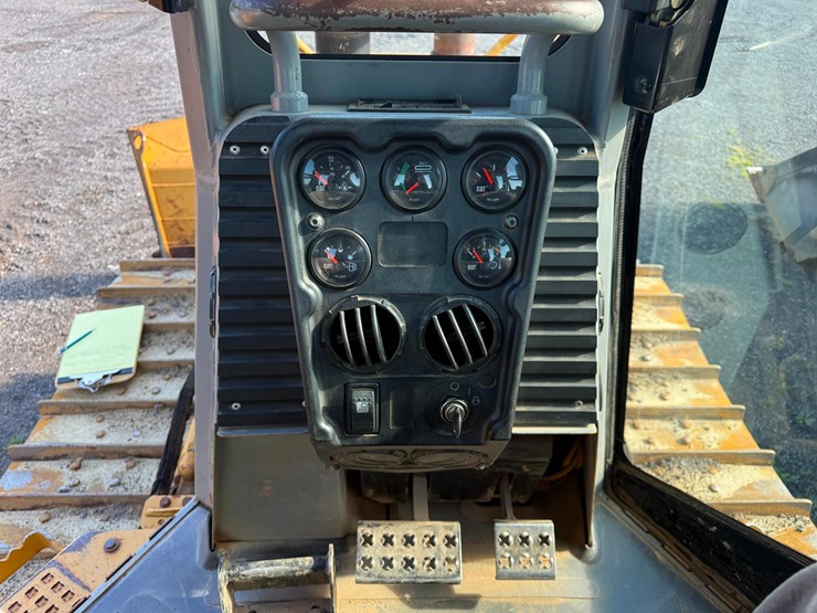 caterpillar-d5g-xl-image-21