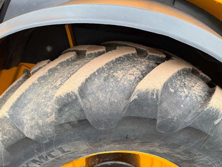 jcb-tm320-image-16