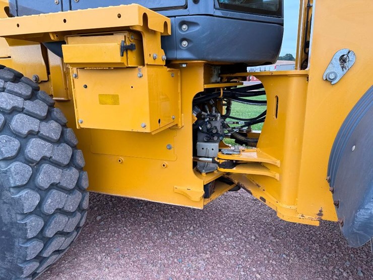 deere-544k-image-32