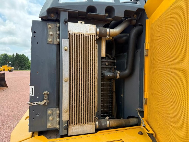 deere-524k-image-24