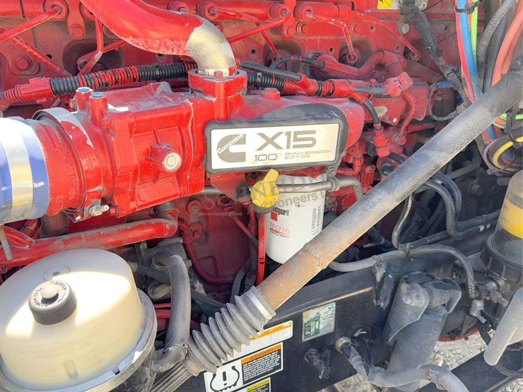2020-peterbilt-579-image-54