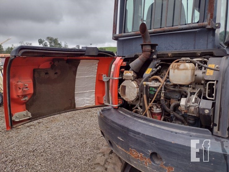 2016-kubota-kx040-4-image-33