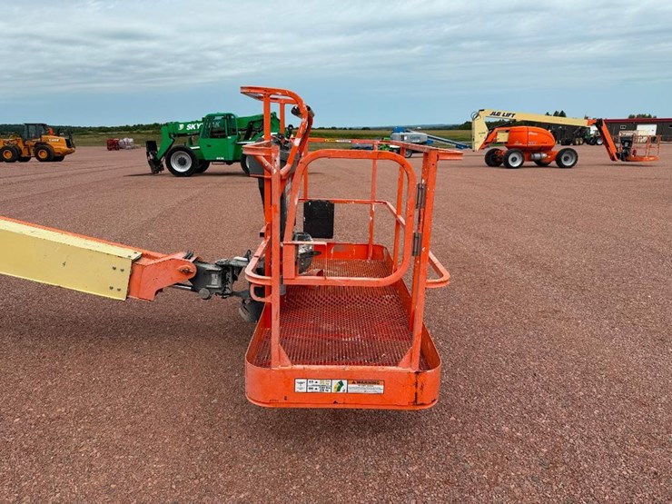 jlg-400s-image-30