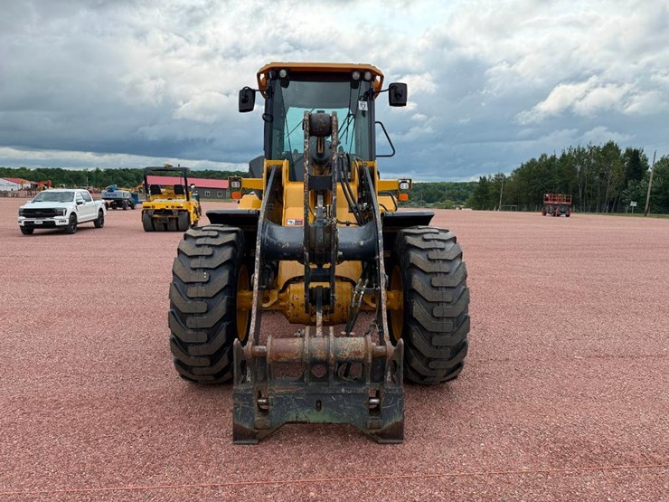 2019-deere-544l-image-2
