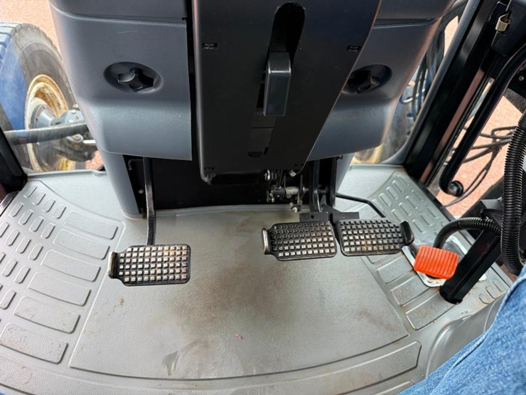 new-holland-ts110-image-54