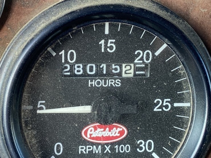 2005-peterbilt-357-image-17