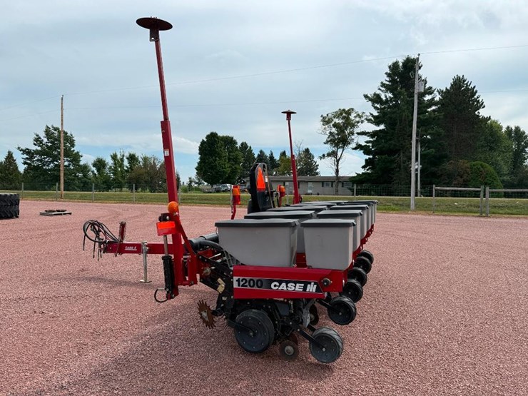 case-ih-1200-image-6