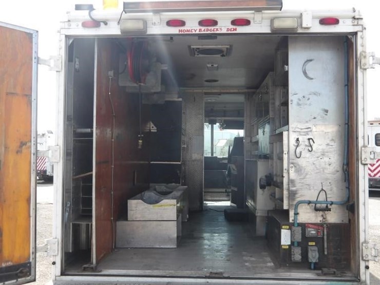 2002-workhorse-p42-image-24