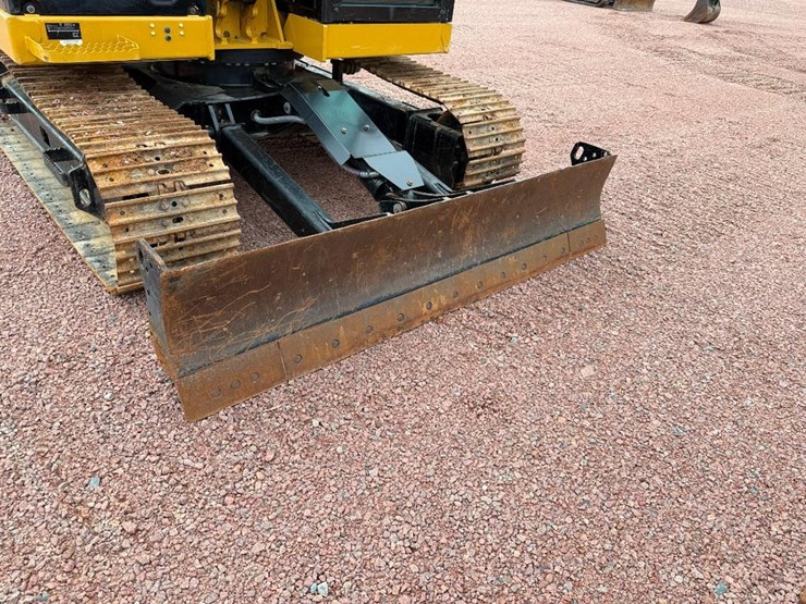 caterpillar-307.5-image-26