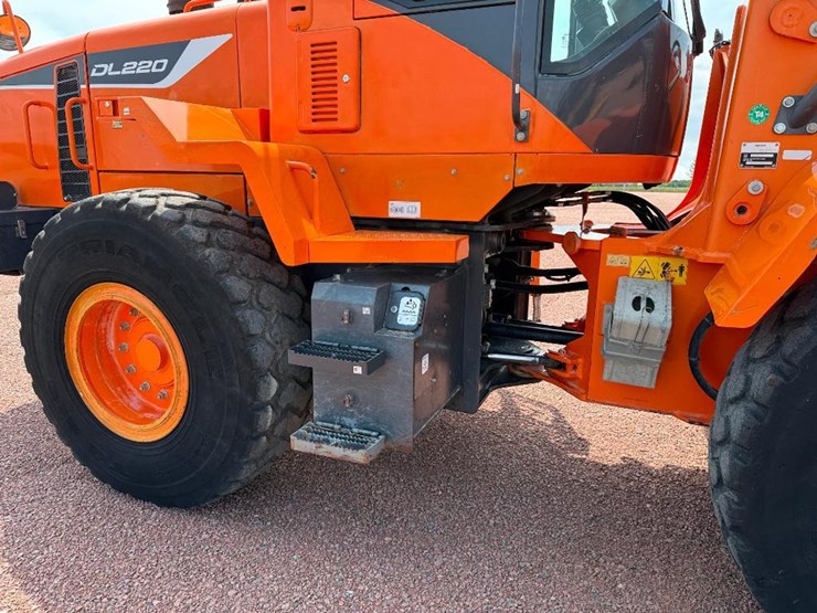 doosan-dl220-5-image-11