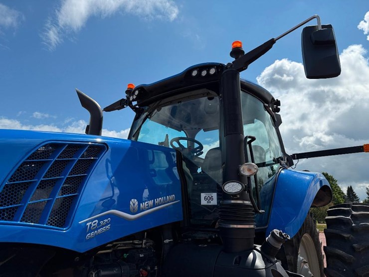 new-holland-t8.320-image-23