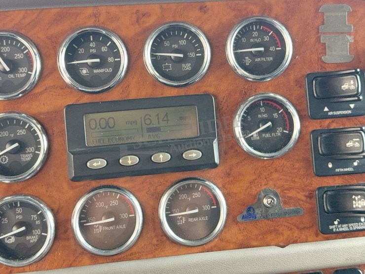 2007-peterbilt-386-image-63