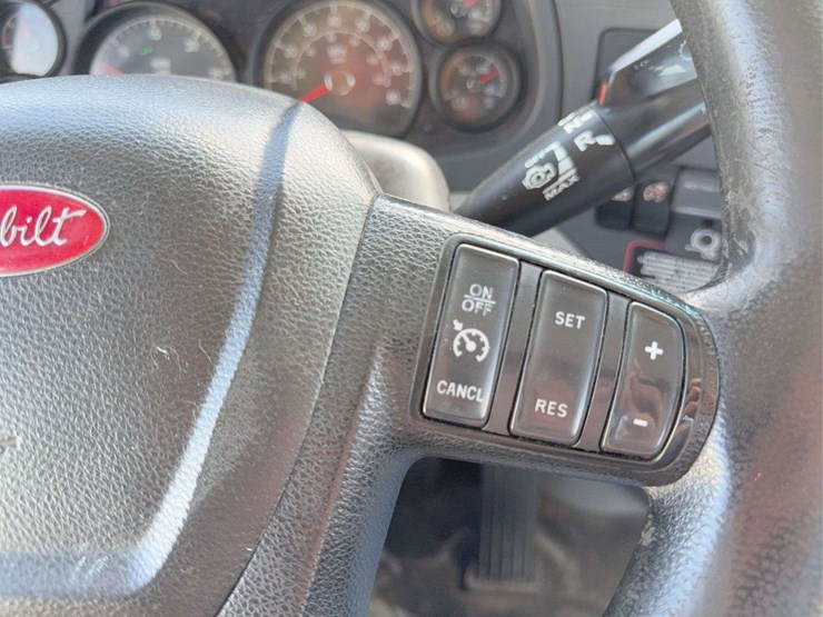 2020-peterbilt-579-image-80