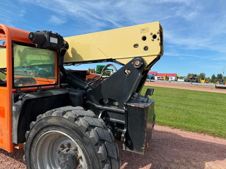 2014-jlg-g6-42a-image-14