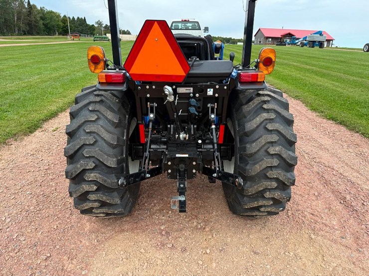 new-holland-workmaster-35-image-23