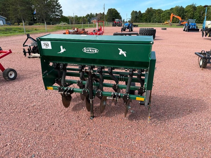 sukup-food-plot-planter-image-2