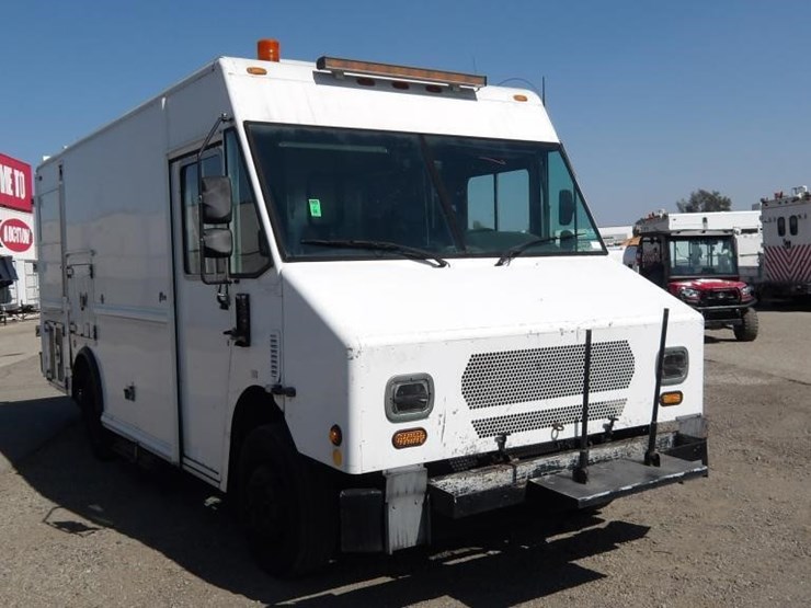 2008-workhorse-w62-image-2