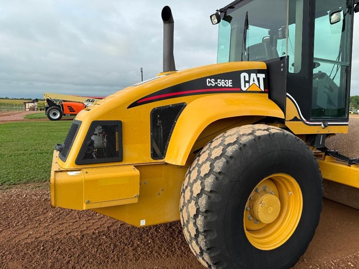 caterpillar-cs-563e-image-17