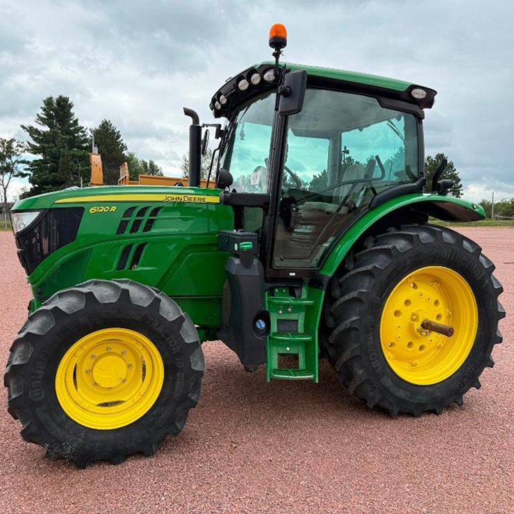 JOHN DEERE 6120R