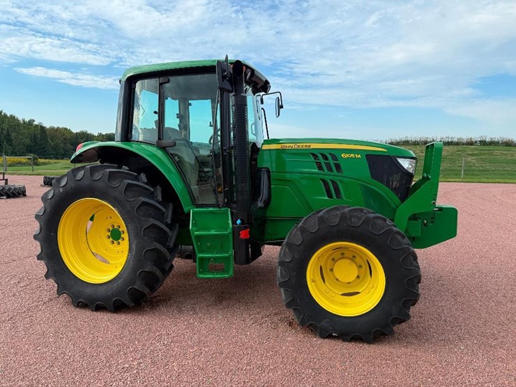 john-deere-6105m-image-3