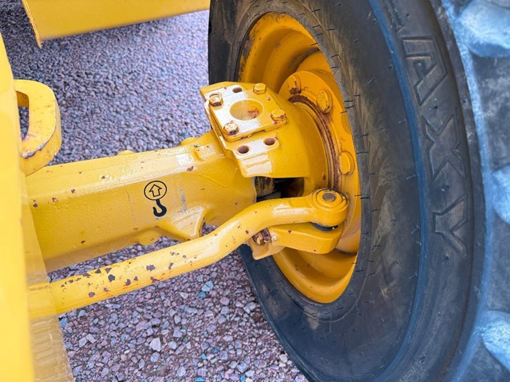 2019-deere-310sl-hl-image-45