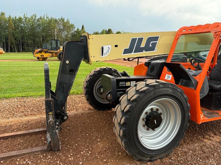 2014-jlg-g6-42a-image-23
