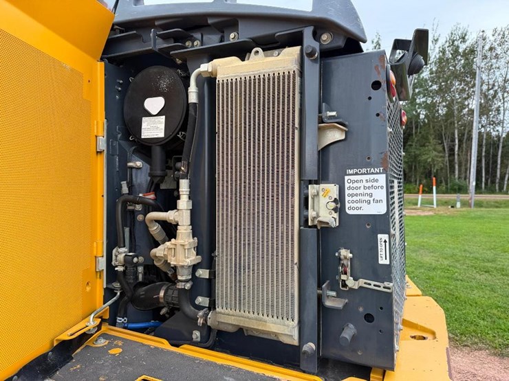 2021-deere-544p-image-44