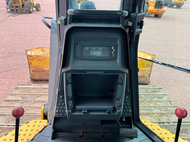 deere-700k-lgp-image-50