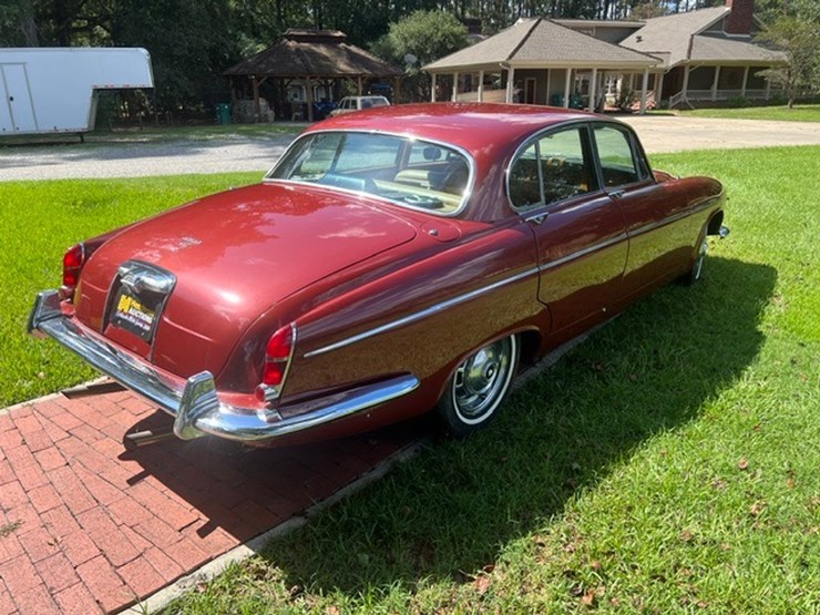 #1066-•-offered-at-no-reserve-|-1967-jaguar-420-g-image-3