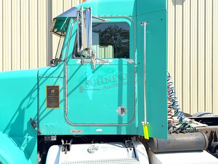 2003-peterbilt-378-image-89