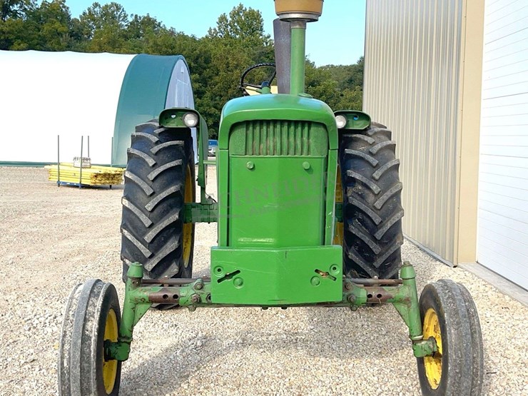 john-deere-4010-image-8