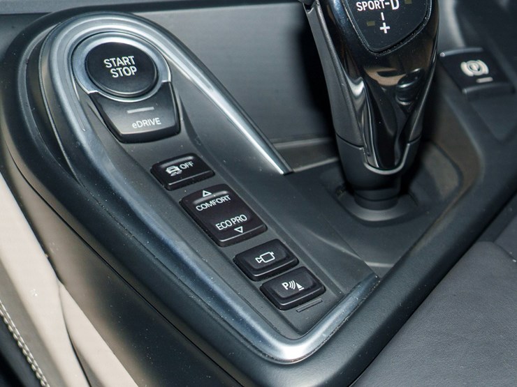 #1064-•-2015-bmw-i-8-image-73