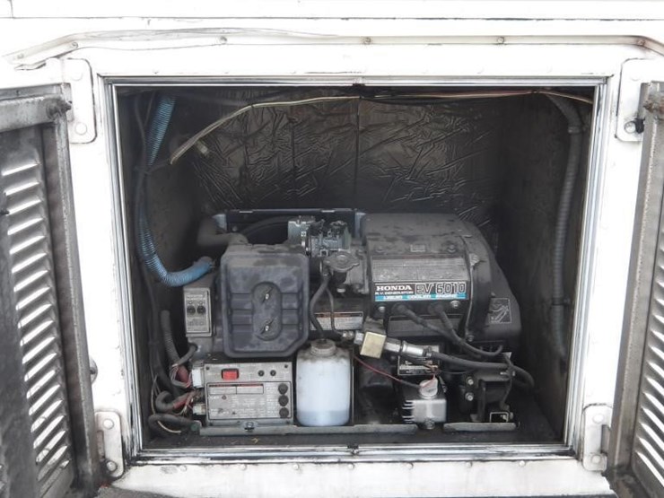 2002-workhorse-p42-image-15