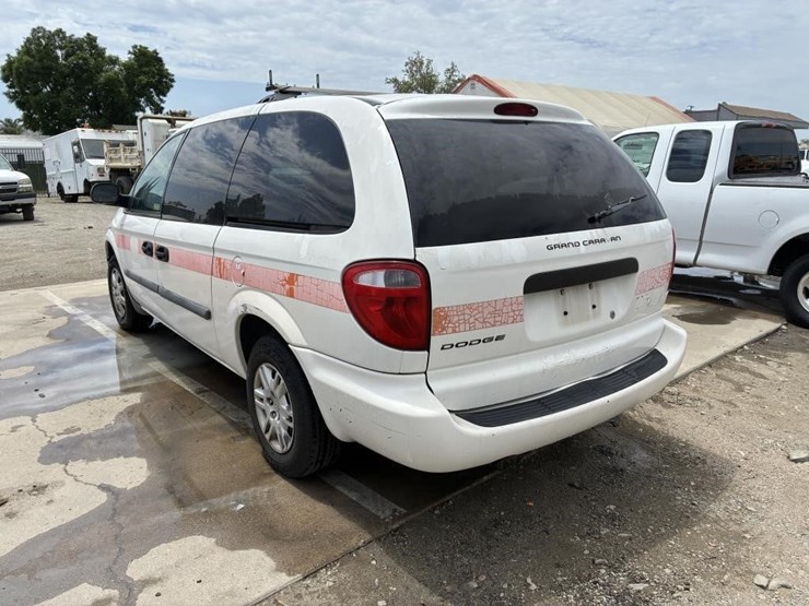 2005-dodge-grand-caravan-image-5