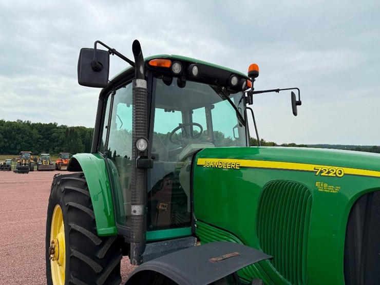 john-deere-7220-image-19