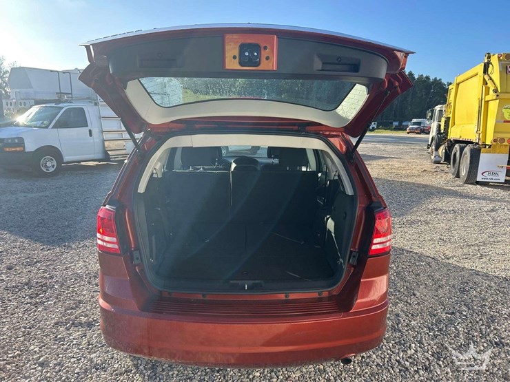 2012-dodge-journey-image-17