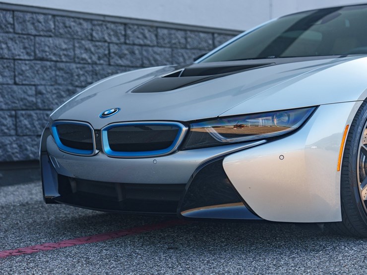 #1064-•-2015-bmw-i-8-image-13