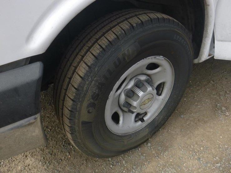 2014-chevrolet-express-2500-image-14