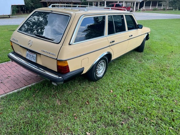 #1036-•-offered-at-no-reserve-|-1985-mercedes-benz-300td-image-4