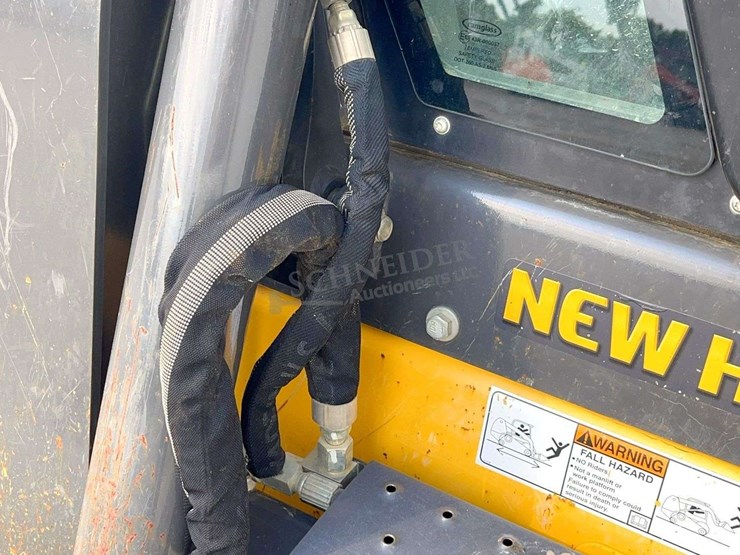 2021-new-holland-c327-image-11