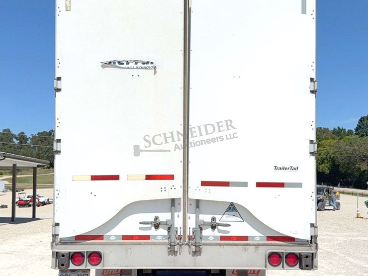 2014-utility-4000dx-image-8