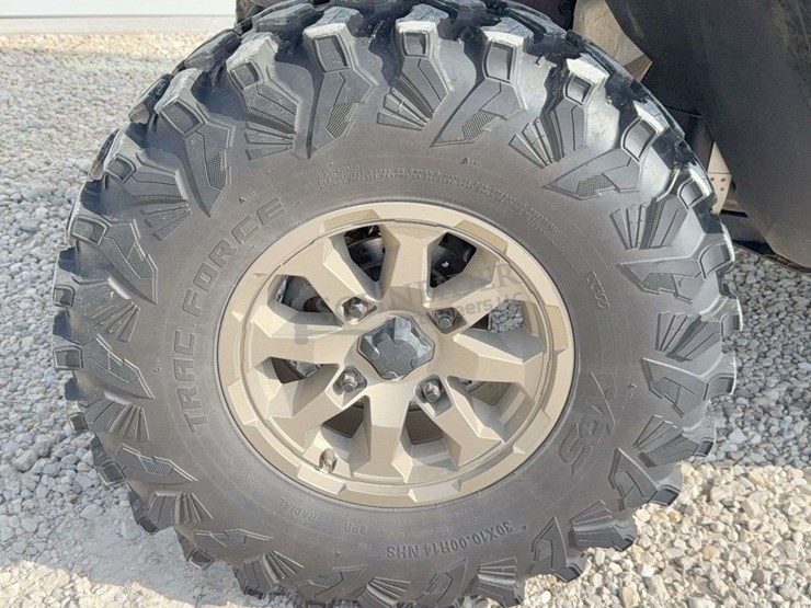 2023-can-am-hd10-defender-limited-4x4-utv-image-18