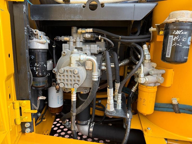 deere-130g-image-48