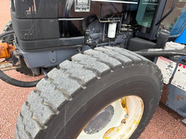 new-holland-ts110-image-9