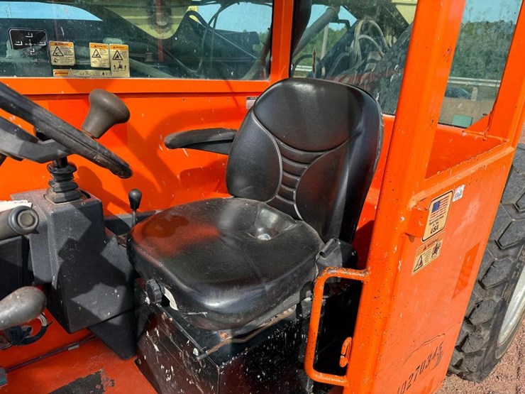 2014-jlg-g6-42a-image-35