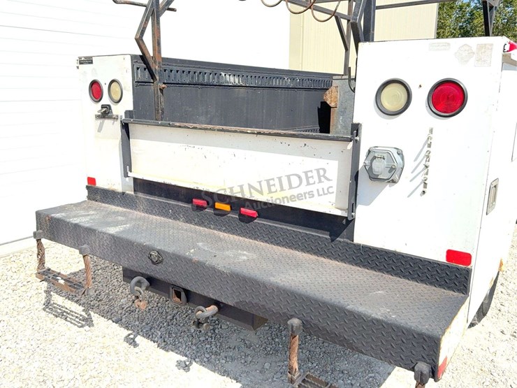 2009-chevrolet-3500-image-23