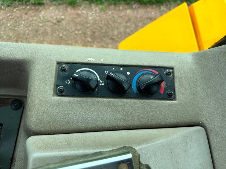 jcb-426b-image-46