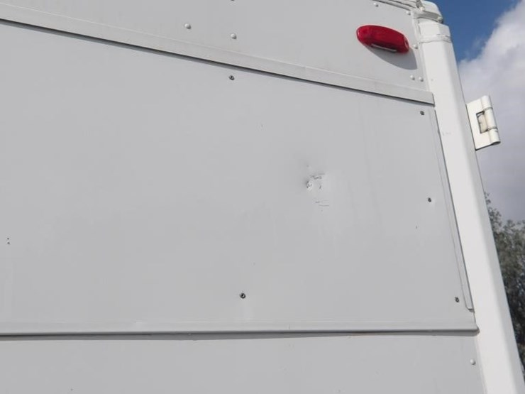 2002-workhorse-p42-image-5