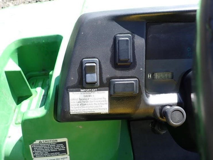 2012-john-deere-gator-image-14
