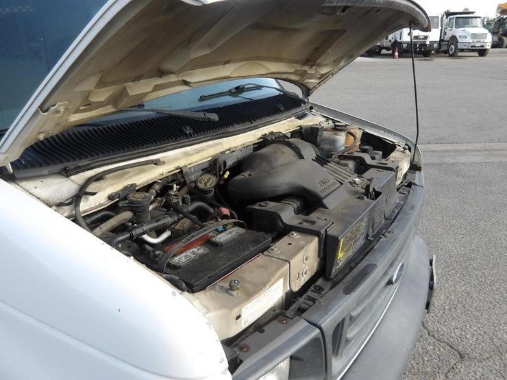 2005-ford-e350-image-8